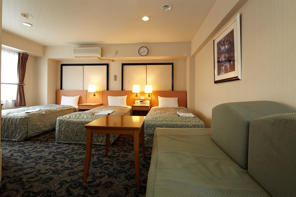Business Inn Sennichimae Hotel Осака Экстерьер фото